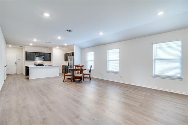 Building Photo - 3032 Zinnia St