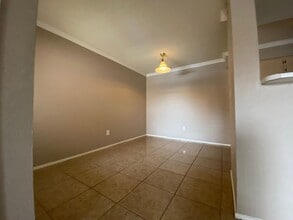 Building Photo - 1150 N Buffalo Dr