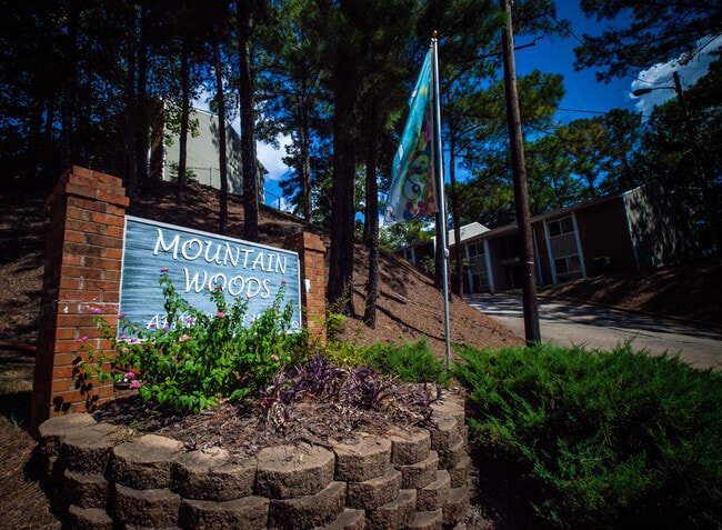 Foto del edificio - Mountain Woods Apartments