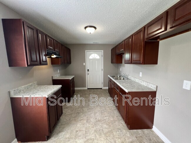 Building Photo - 2618 Mirror Ave