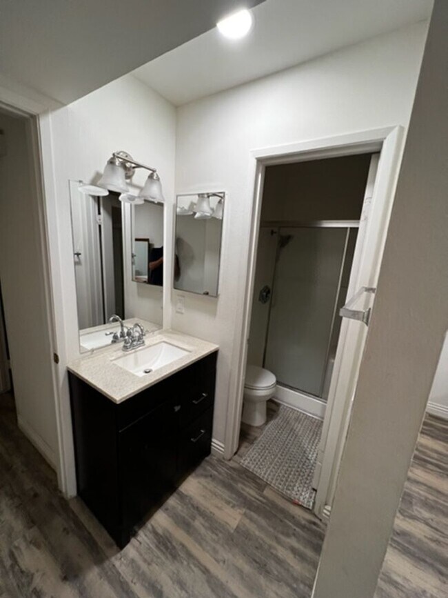 Foto del edificio - Beautiful 2 BD, 2 BA First Floor Condo at ...