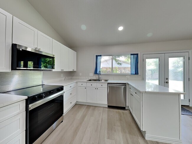 Building Photo - 4348 Spindletree Ln