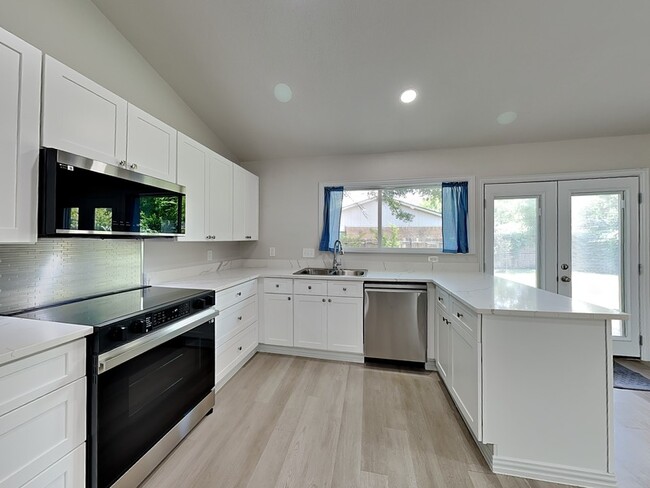 Foto del edificio - 4348 Spindletree Ln