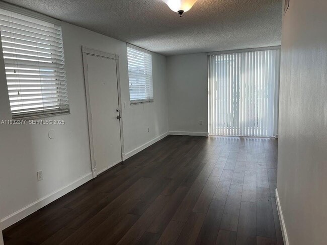 Building Photo - 1801 S Treasure Dr