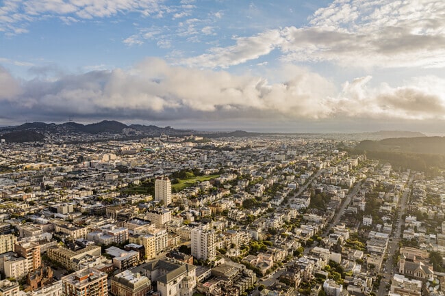 With some of the best views of San Francisco, Pacific Heights has it all.