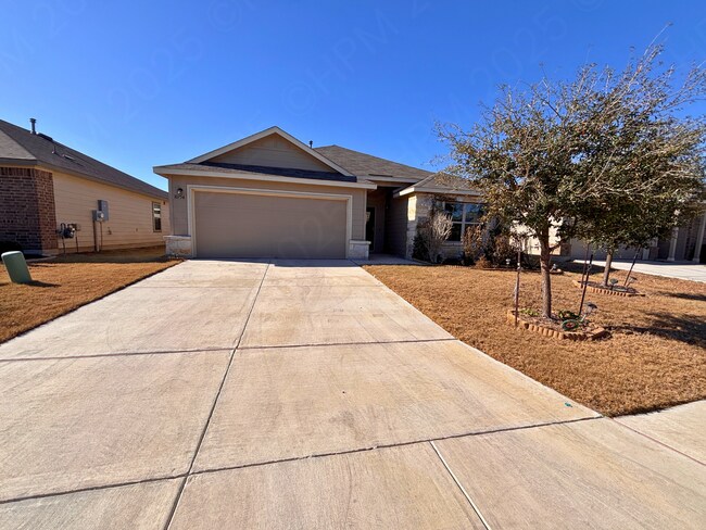 Building Photo - Spacious One Story 3 Bedroom Home with Covered Patio in Converse