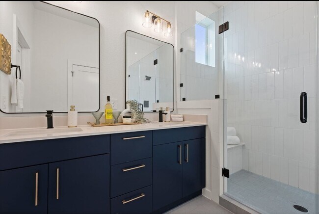 Foto del edificio - 401 N Bluff Dr