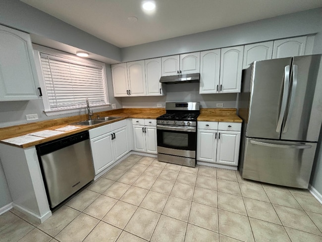 Foto del edificio - 489 Leslie Ct