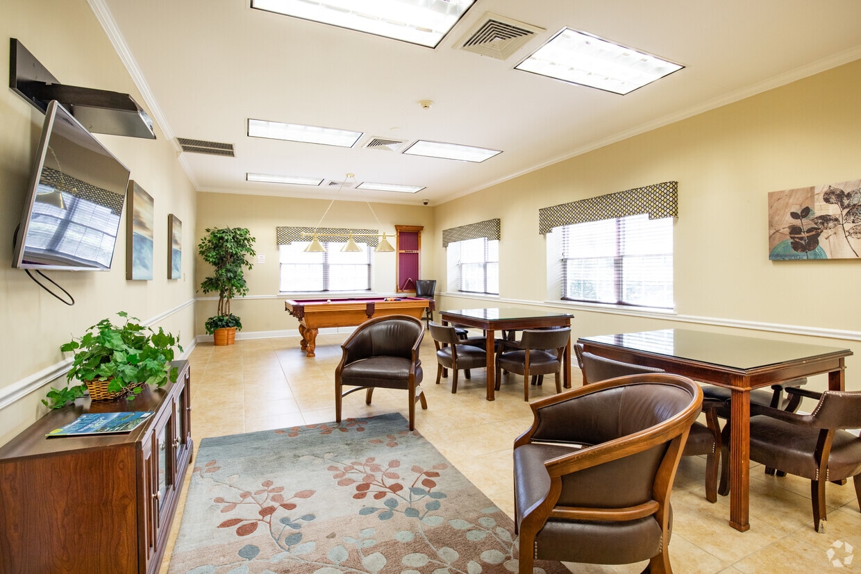 Photo - Spruce Pond Country Club Apartments