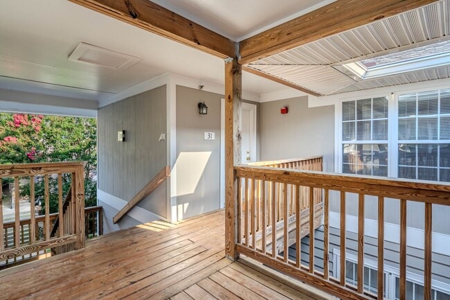 Building Photo - 929 Morreene Rd