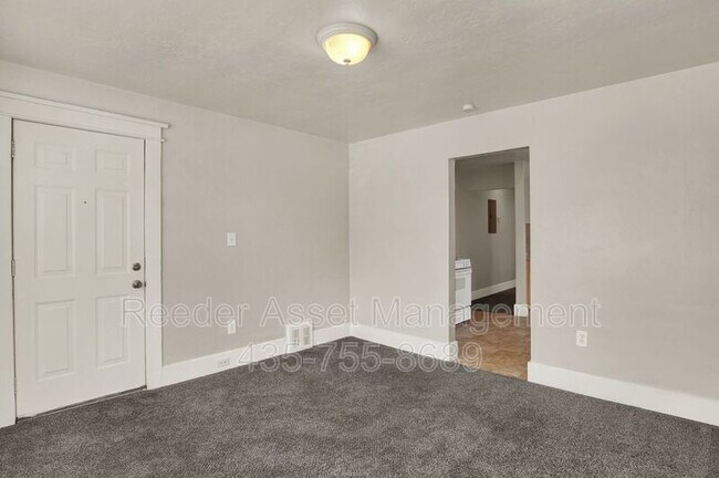 Building Photo - 509 E 800 S