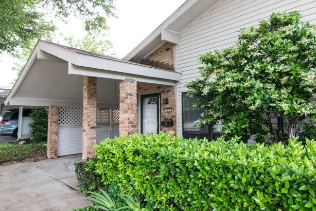 Building Photo - 723 Ticonderoga Dr