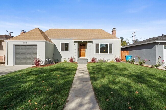 Building Photo - 1013 Haddon Dr