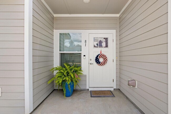Building Photo - 81 Date Palm Ln