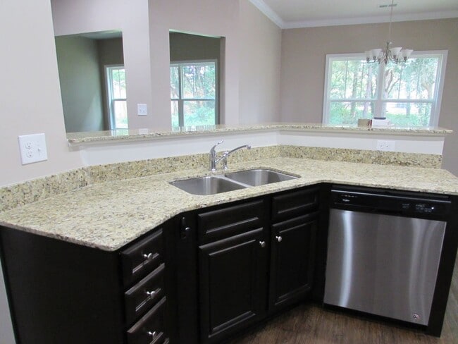 Building Photo - 15 Whitetail Cir
