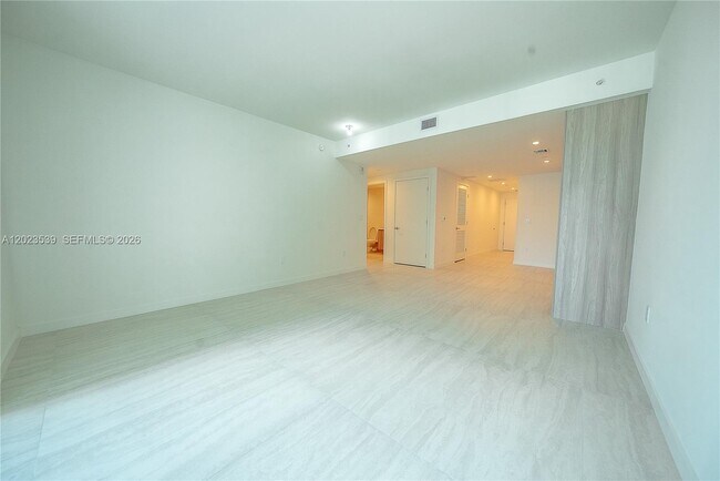 Foto del edificio - 77 SE 5th St