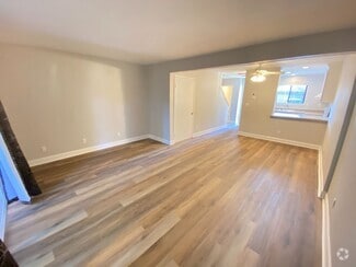 Building Photo - 2141 Northwood Cir