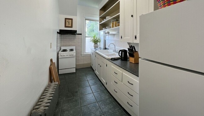 Foto del edificio - 14 Tappan Ave