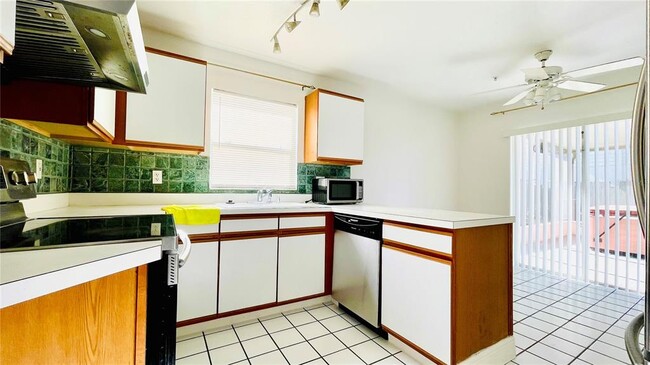 Foto del edificio - 3381 Hamlet Loop