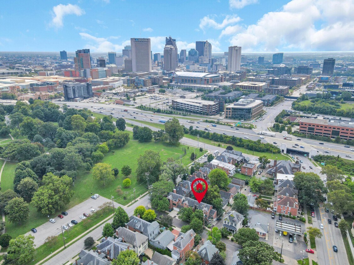 2 - 233 W Poplar Ave