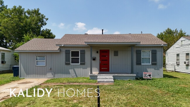 Photo - 1371 South Dr House