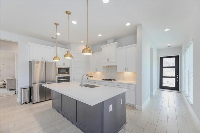 Building Photo - 14525 Kira Lane