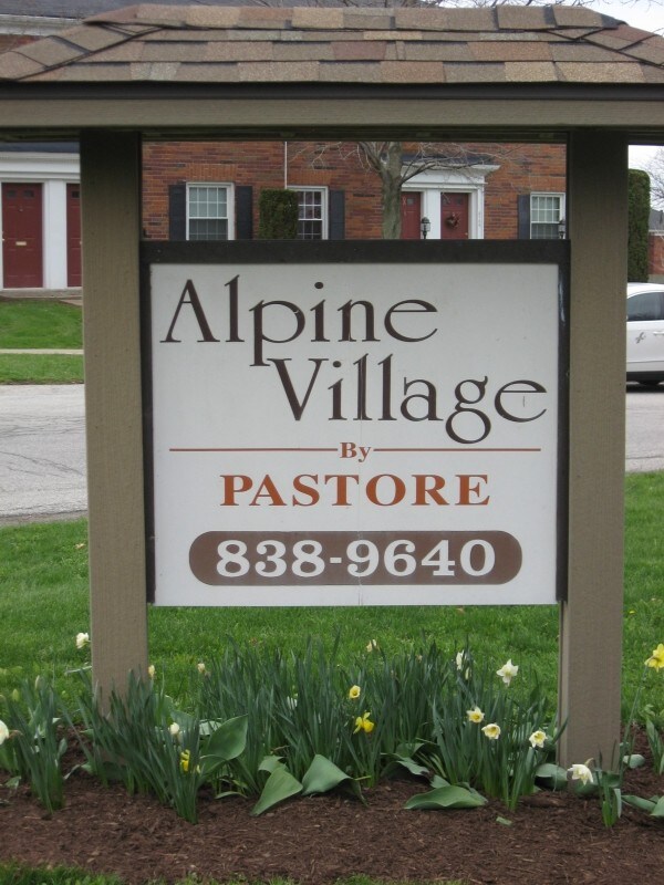 Foto principal - 5721 Carriage Hill Dr