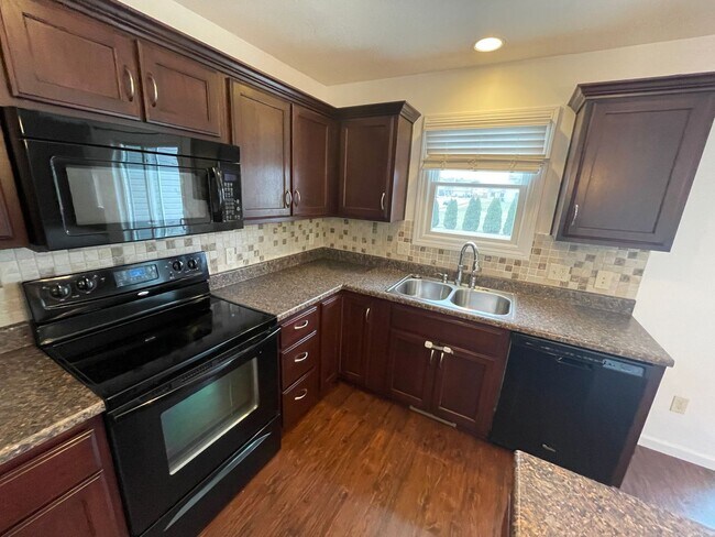 Foto del edificio - 2727 Stonecrop Road