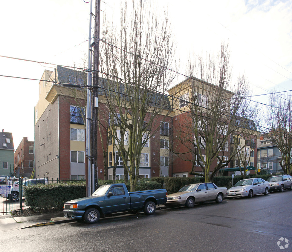 Primary Photo - Kearney Court Apartments