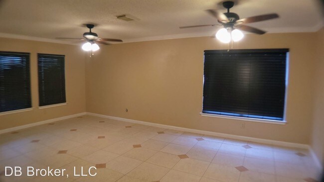 Building Photo - 8114 Chestnut Manor Dr