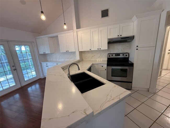 Building Photo - 2633 Bogota Ave