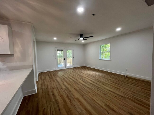 Building Photo - 1406 Lehigh Dr