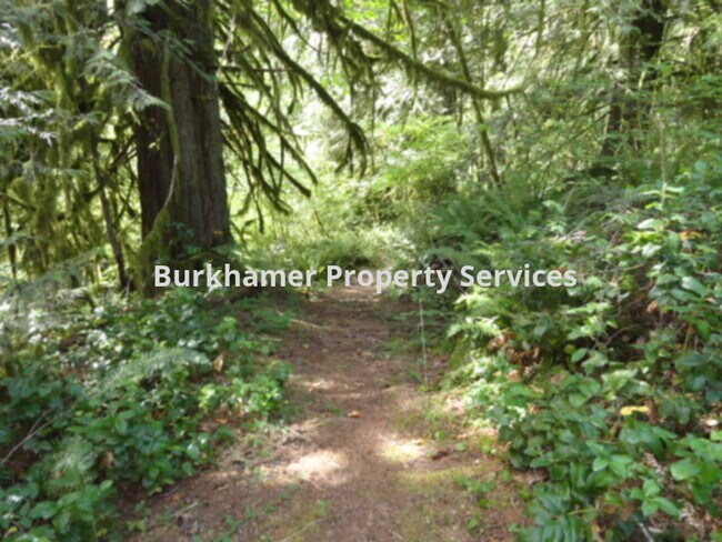 Building Photo - 117 Benthein Rd