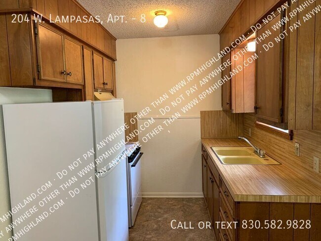Foto del edificio - 204 W. Lampasas, Apt.-8