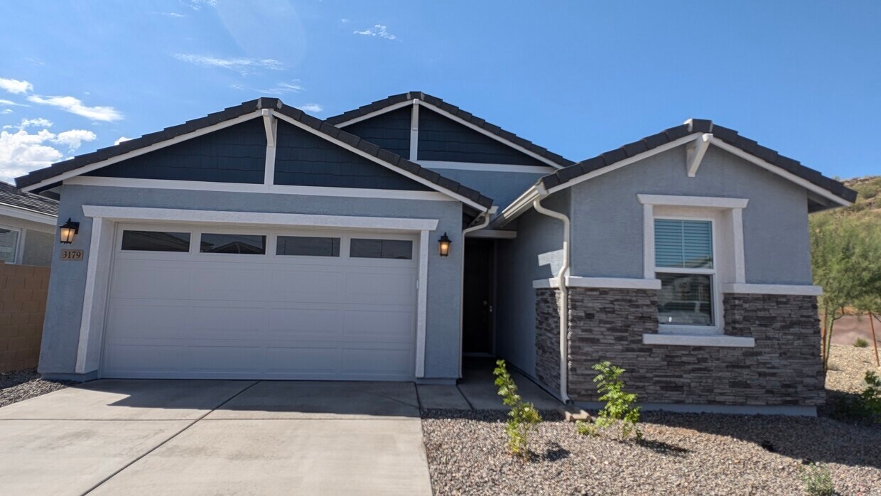 Foto principal - 3179 W Morning Vista Ln