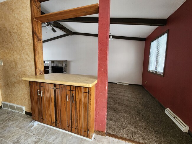Building Photo - 808 25th Ave N