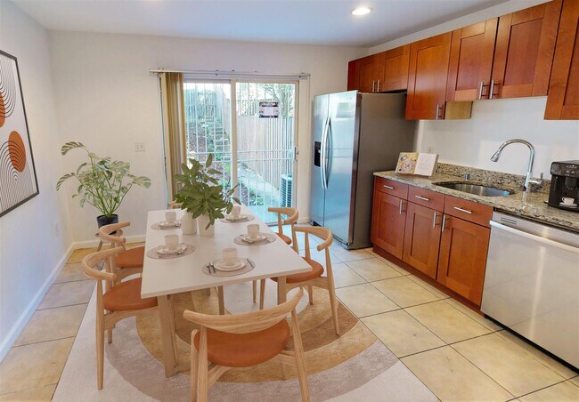 Photo - 1317 Belmont St NW House