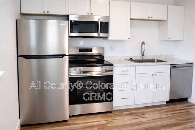 Foto del edificio - 6678 Provincial Dr