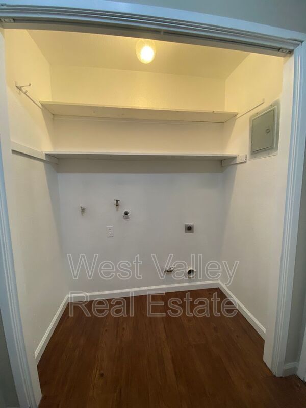 Foto del edificio - 205 W Ash St