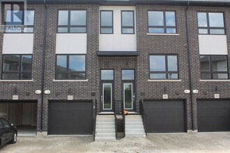 Building Photo - 720 Grey St