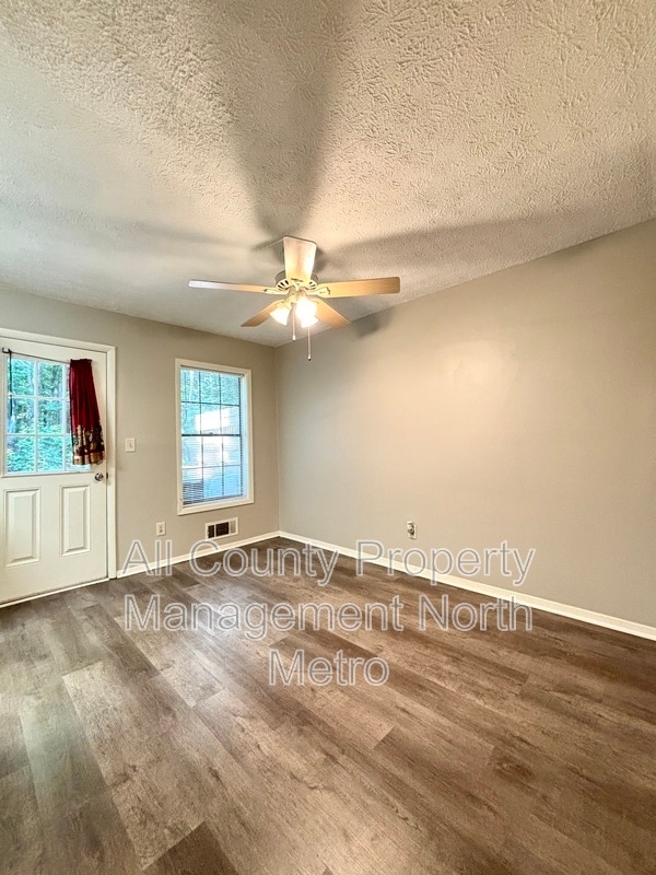 Foto del edificio - 2245 Highpoint Rd