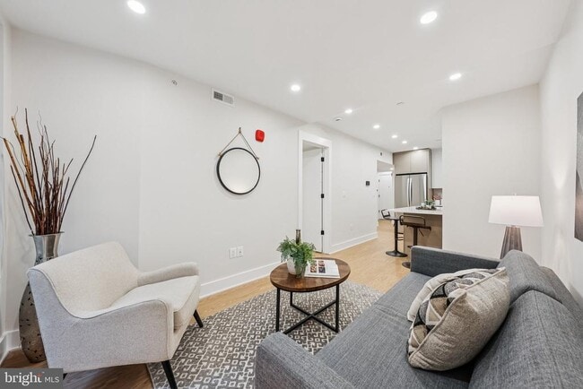 Foto del edificio - 2134 Wisconsin Ave NW