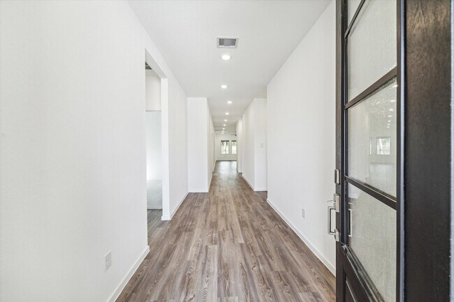 Foto del edificio - 8206 Boundary Waters Dr