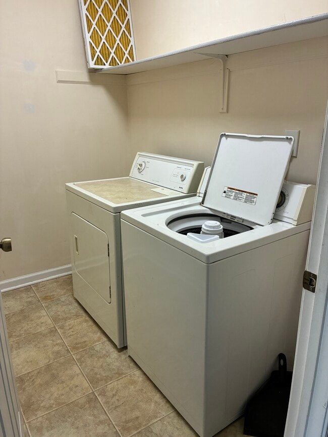 Laundry in apartment - 615 Mystic Dr