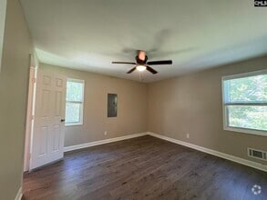 Building Photo - 624 Torwood Dr