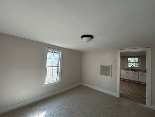 Foto del edificio - 106 S Fisher St
