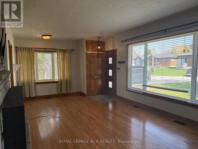 Photo du bâtiment - 7 Hilltop Dr