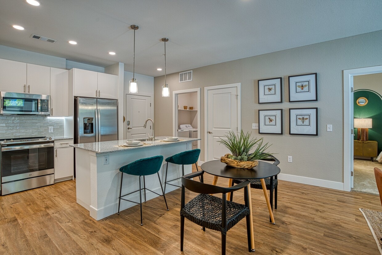 Primary Photo - The Hayes