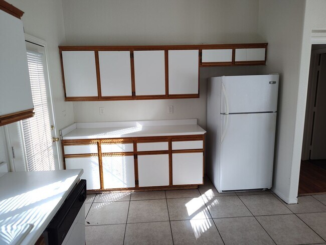 Foto del edificio - Gated 4 bedroom