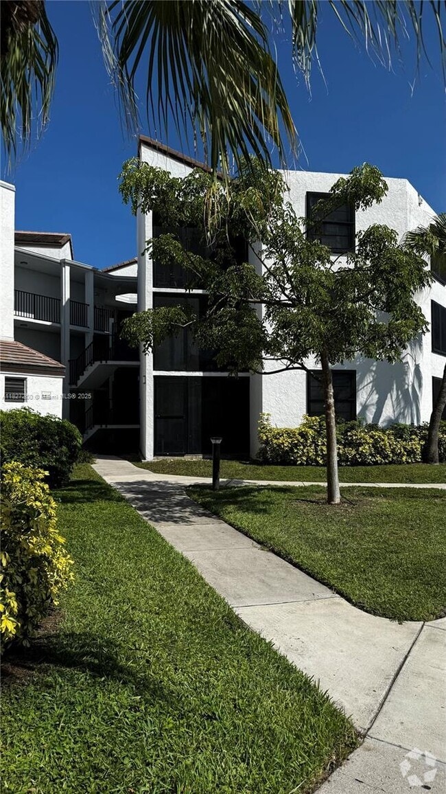 Building Photo - 212 Lake Pointe Dr